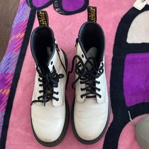 Dr. Marten size US 5